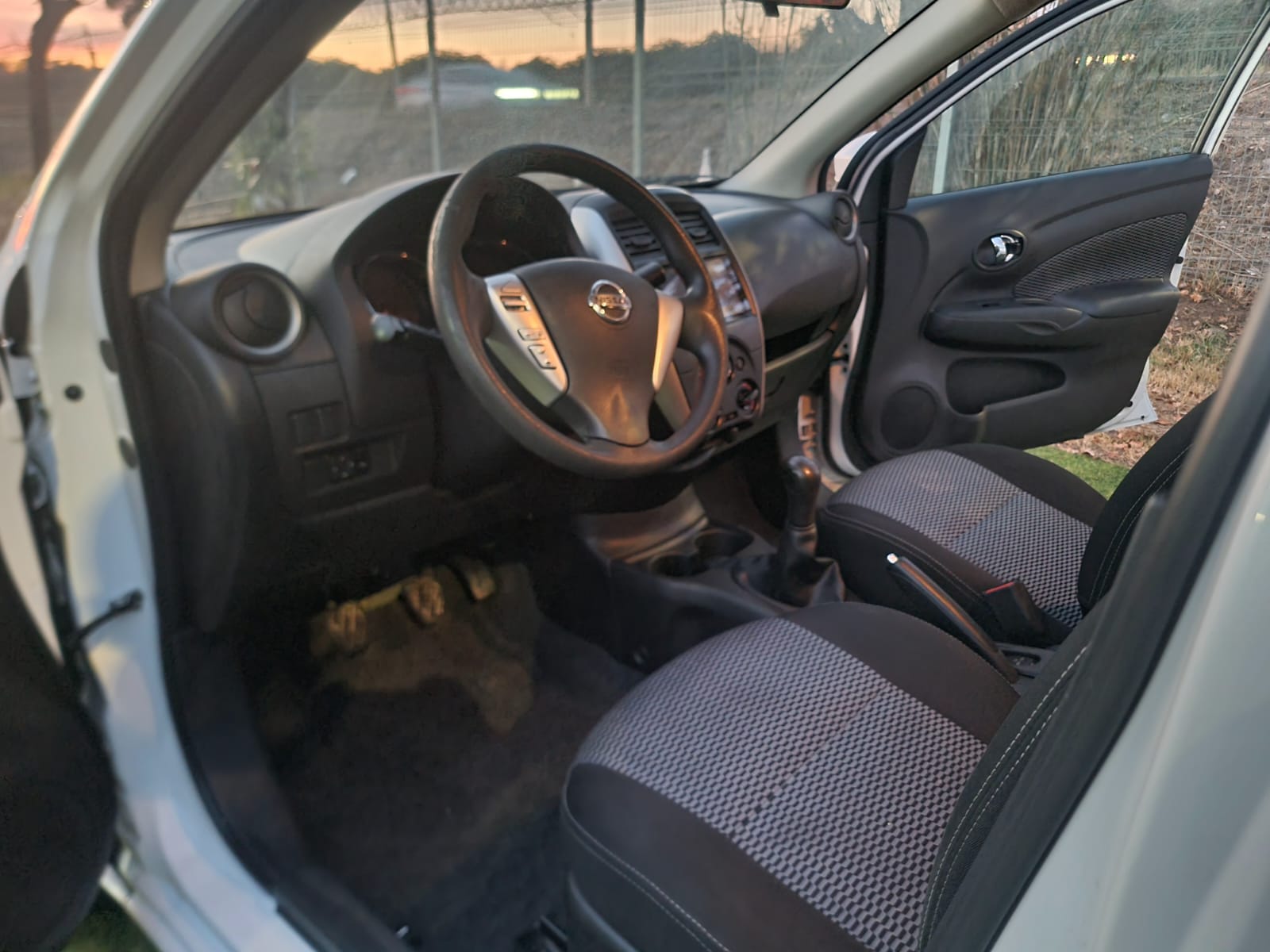 Nissan  versa